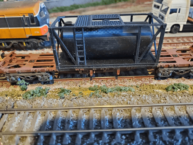 Oil tanker (body only)